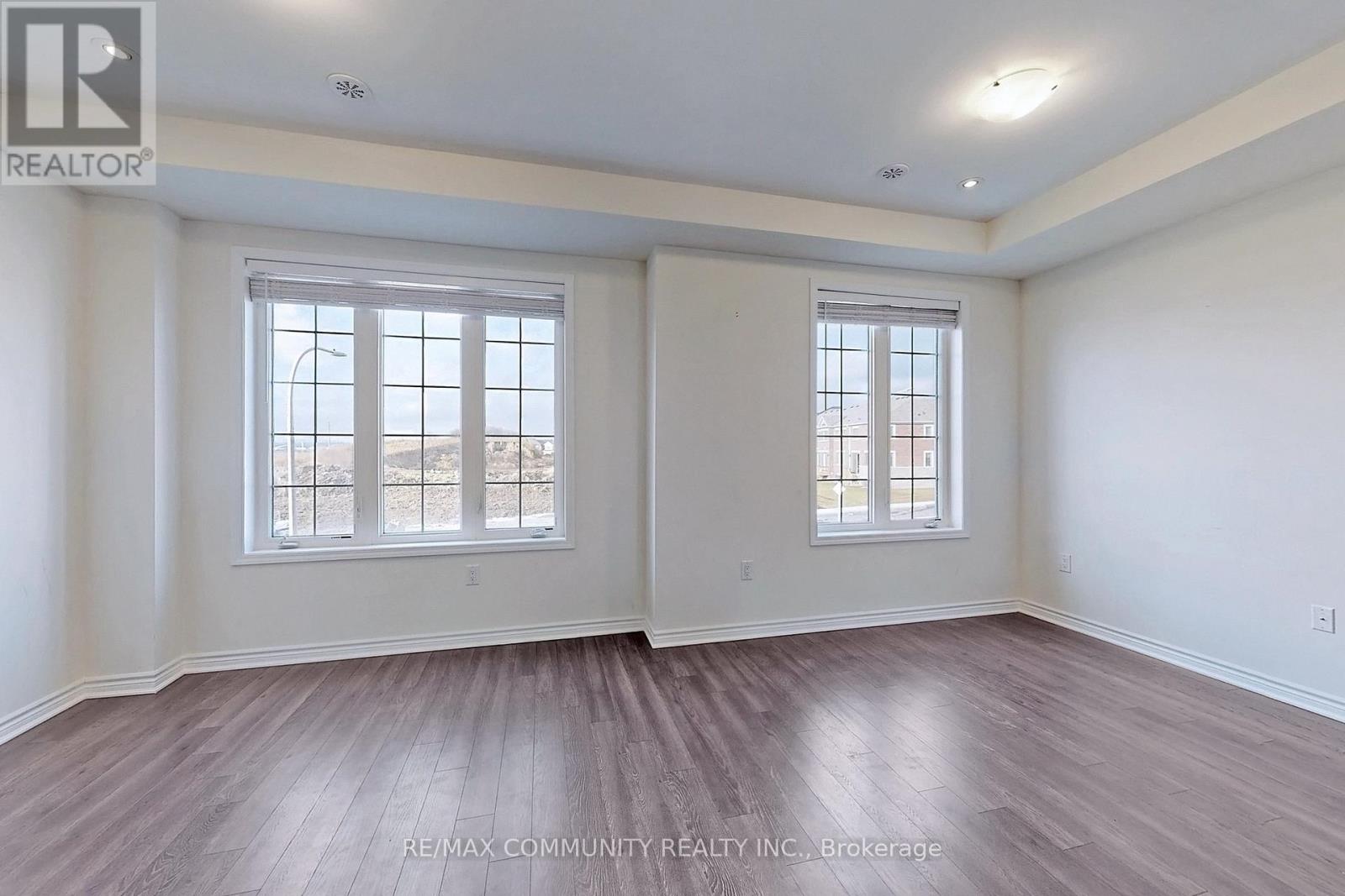 12 Fiesta Way, Whitby, Ontario  L1P 0H9 - Photo 6 - E12746290