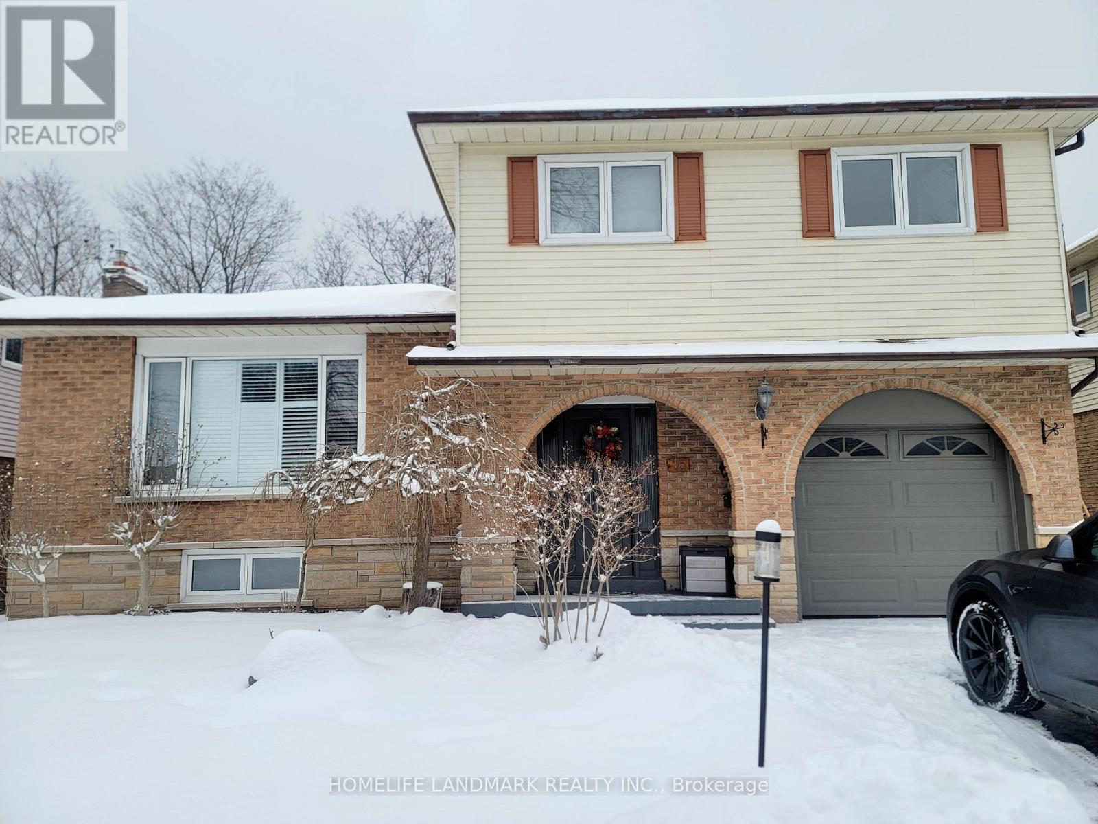 16 MANSFIELD CRESCENT, whitby (blue grass meadows), Ontario