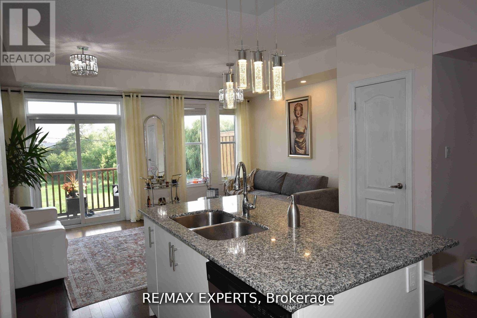 11 City Park Circle, Vaughan, Ontario  L4L 0H2 - Photo 5 - N12746236