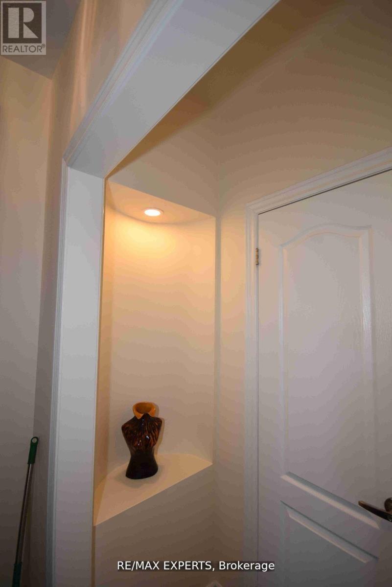 11 City Park Circle, Vaughan, Ontario  L4L 0H2 - Photo 8 - N12746236