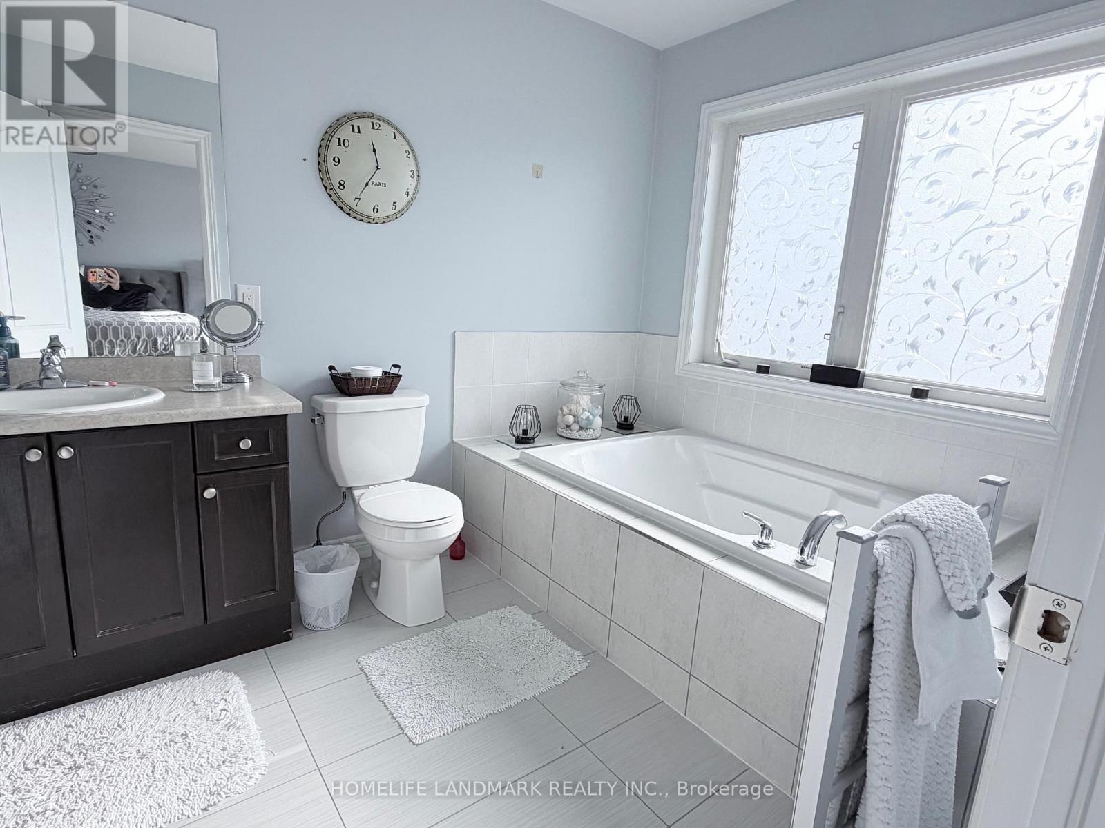 51 Truchard Avenue, Markham (Berczy), Ontario  L6C 0N2 - Photo 9 - N12746248