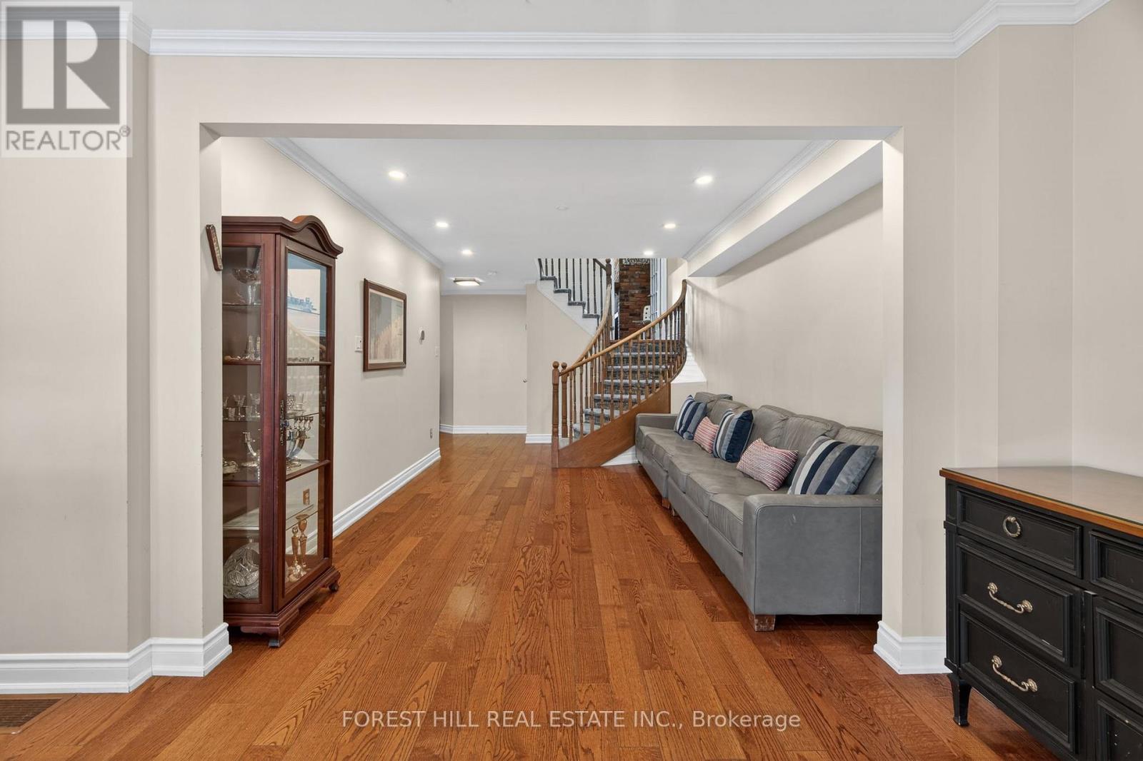 150 North Meadow Crescent, Vaughan, Ontario  L4J 3C5 - Photo 12 - N12746268