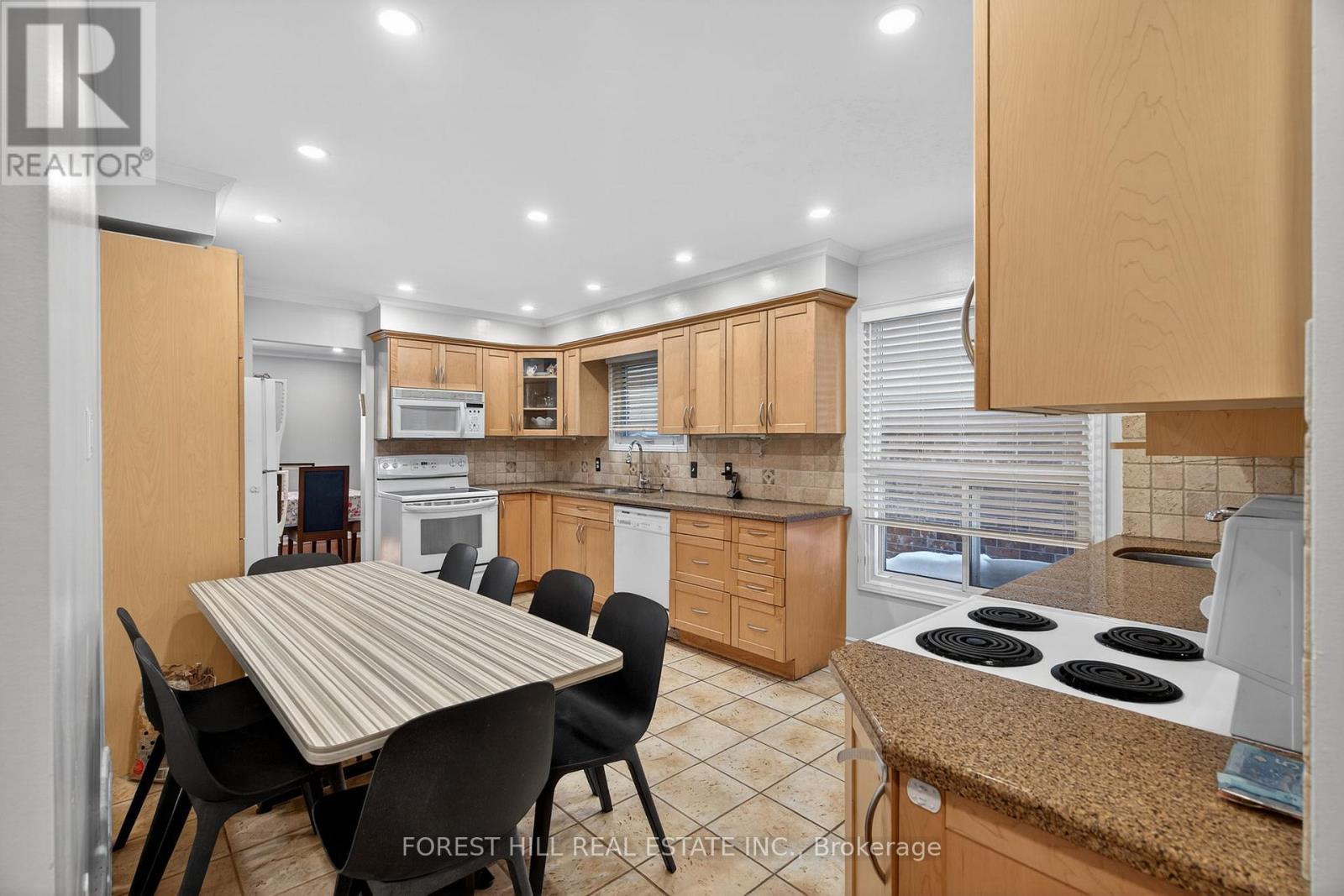 150 North Meadow Crescent, Vaughan, Ontario  L4J 3C5 - Photo 16 - N12746268