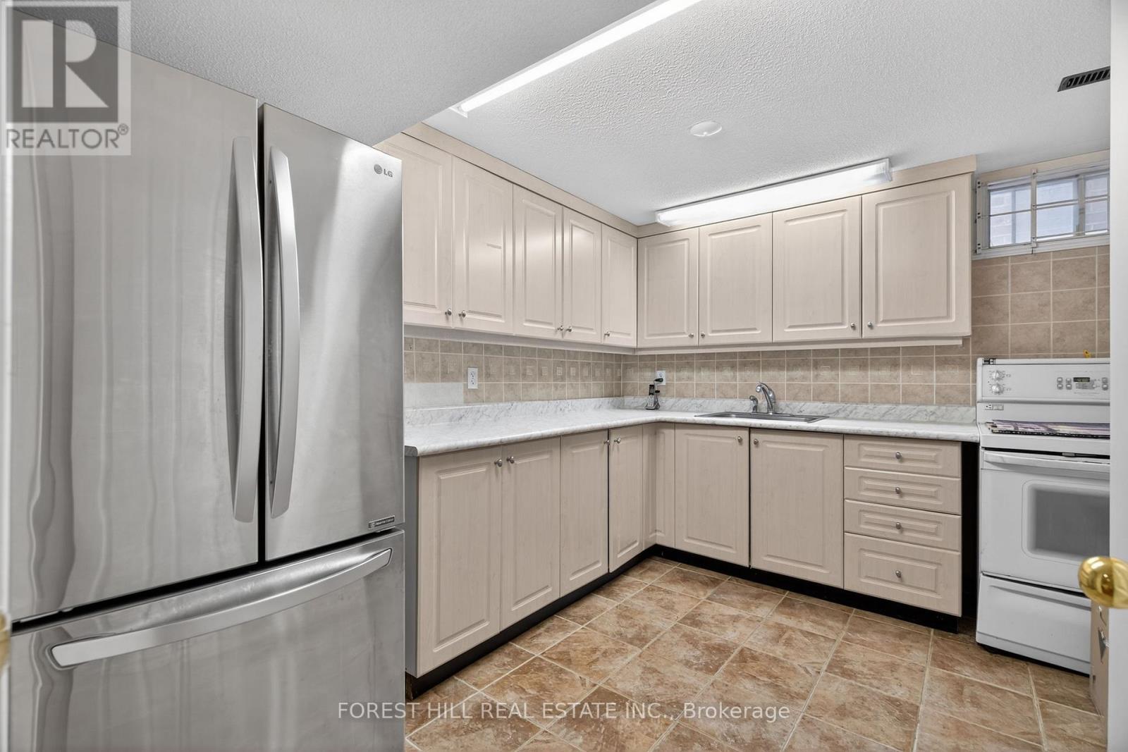 150 North Meadow Crescent, Vaughan, Ontario  L4J 3C5 - Photo 30 - N12746268