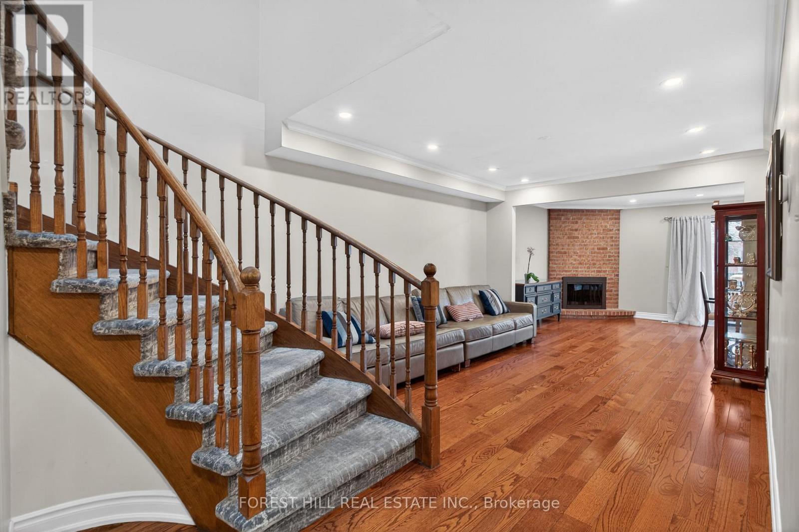 150 North Meadow Crescent, Vaughan, Ontario  L4J 3C5 - Photo 6 - N12746268