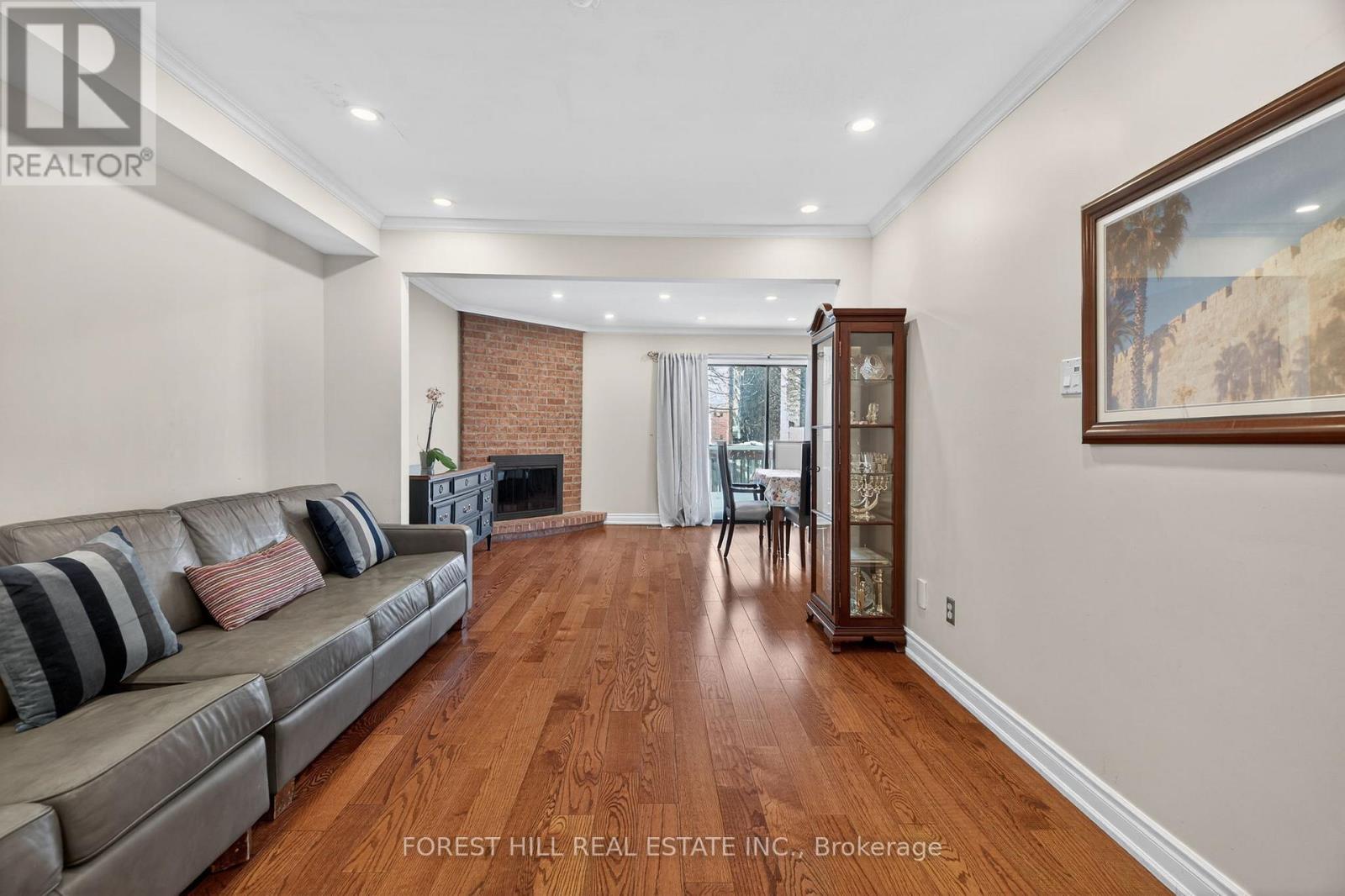 150 North Meadow Crescent, Vaughan, Ontario  L4J 3C5 - Photo 7 - N12746268