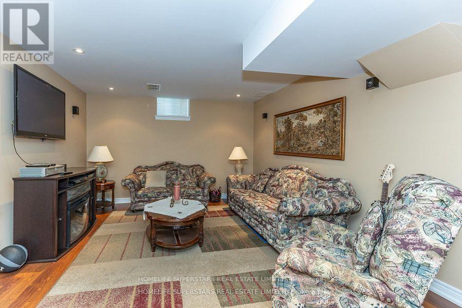 156 Novaview Crescent, Vaughan, Ontario  L4L 9L8 - Photo 40 - N12746320