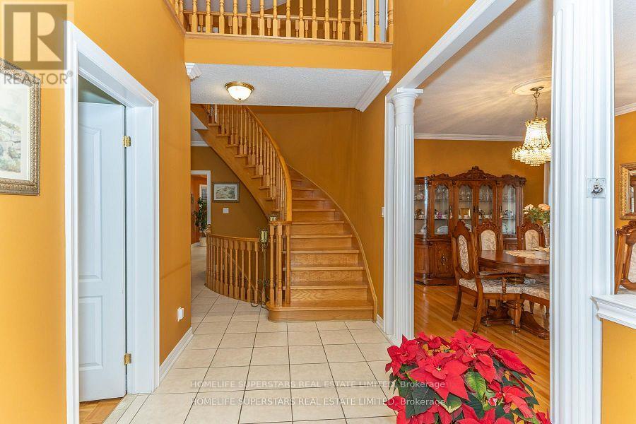 156 Novaview Crescent, Vaughan, Ontario  L4L 9L8 - Photo 7 - N12746320