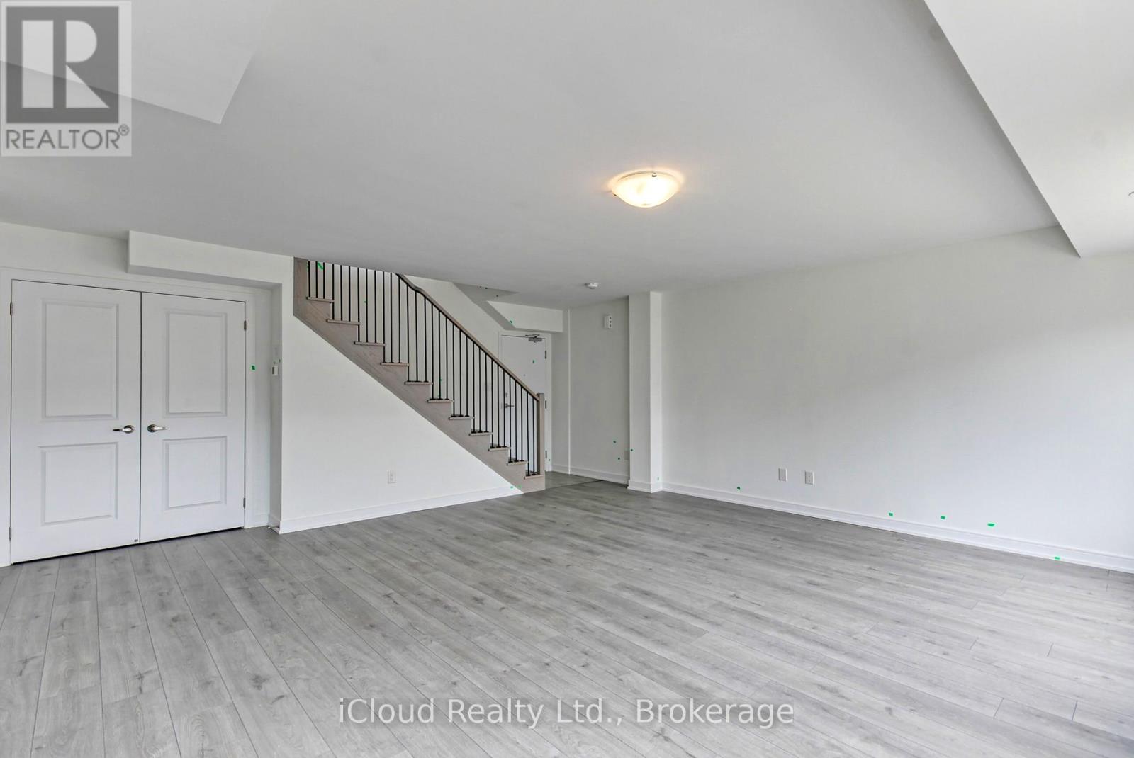 31 Appletree Lane, Barrie (Innis-Shore), Ontario  L9J 0P1 - Photo 11 - S12746250