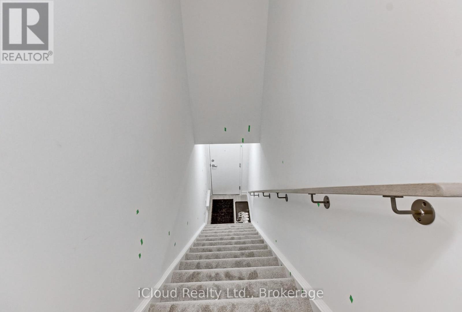 31 Appletree Lane, Barrie (Innis-Shore), Ontario  L9J 0P1 - Photo 4 - S12746250