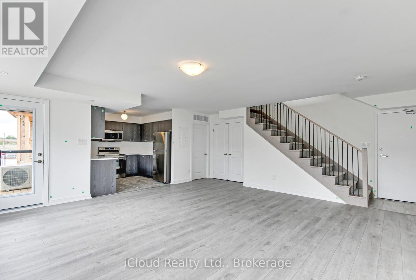 31 Appletree Lane, Barrie (Innis-Shore), Ontario  L9J 0P1 - Photo 7 - S12746250