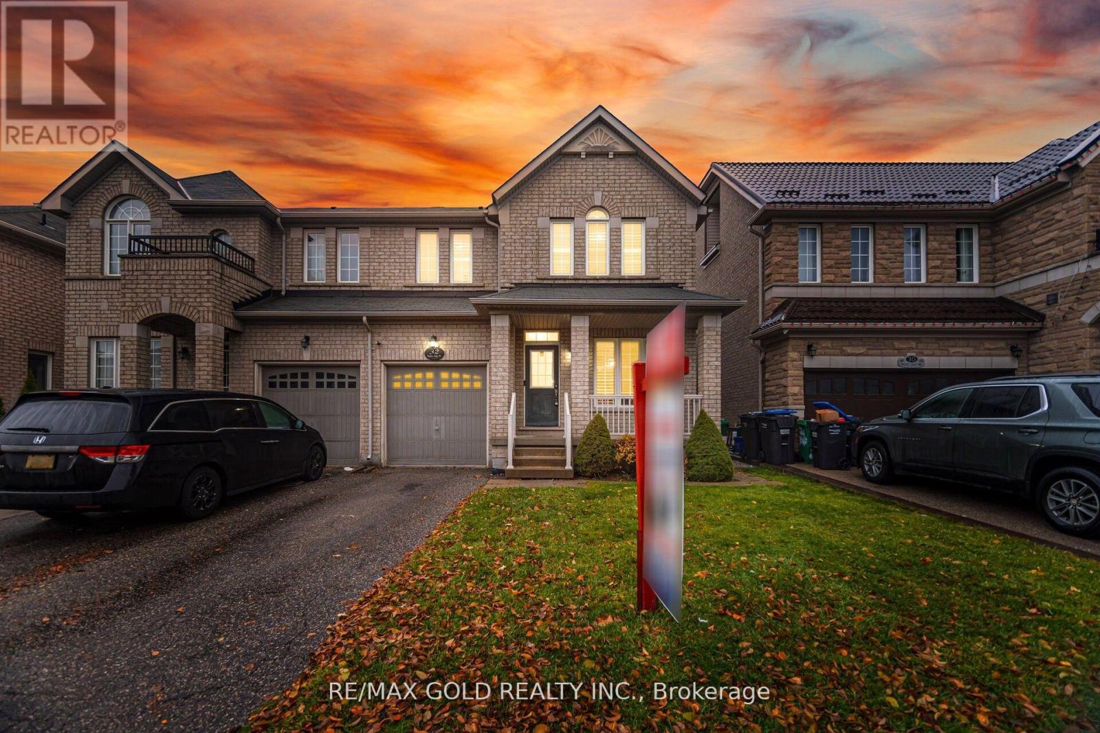 32 DADEN OAKS DRIVE, Brampton, Ontario