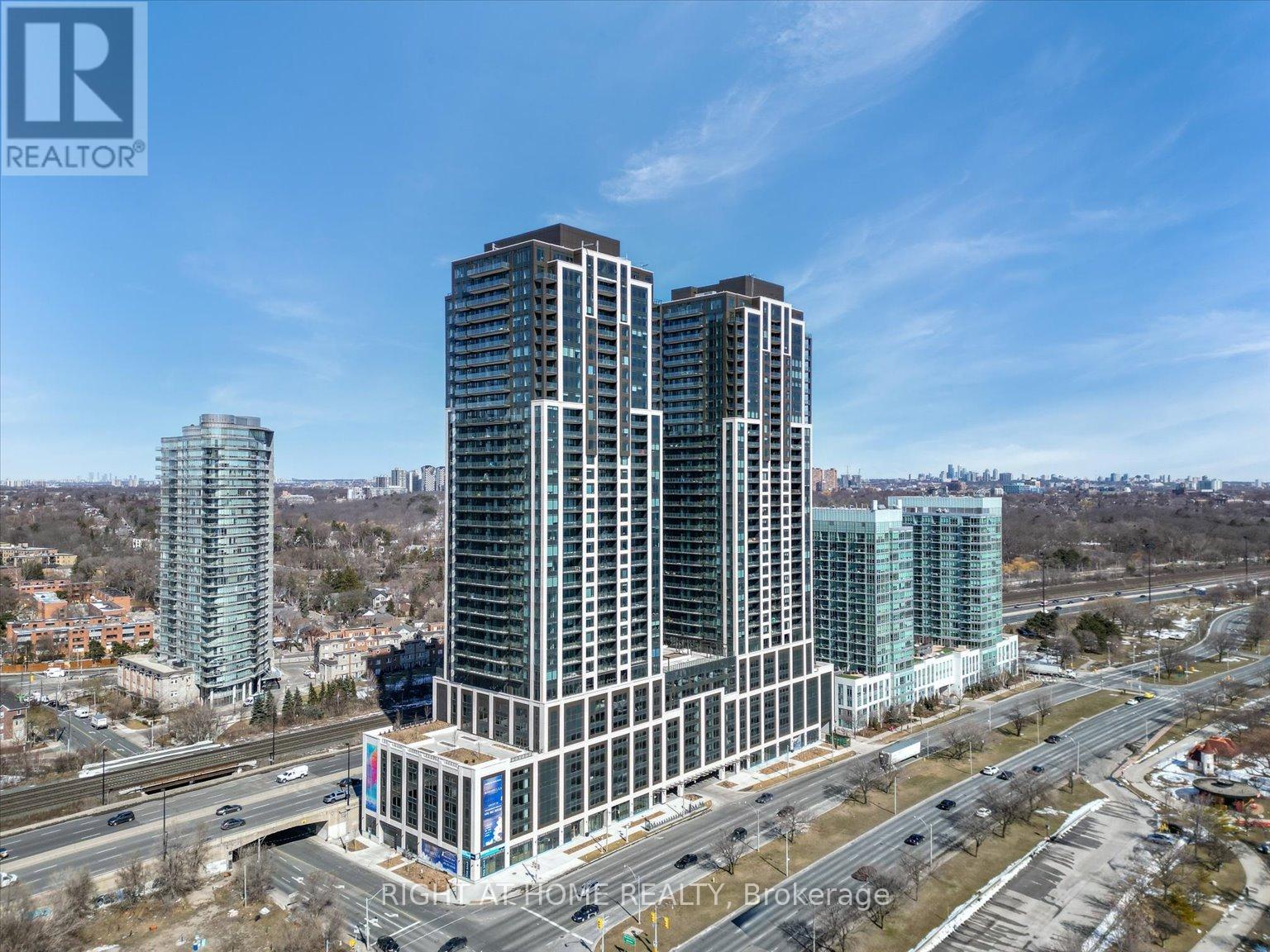 2011 - 1928 Lake Shore Boulevard W, Toronto (High Park-Swansea), Ontario  M6S 0B1 - Photo 3 - W12746230