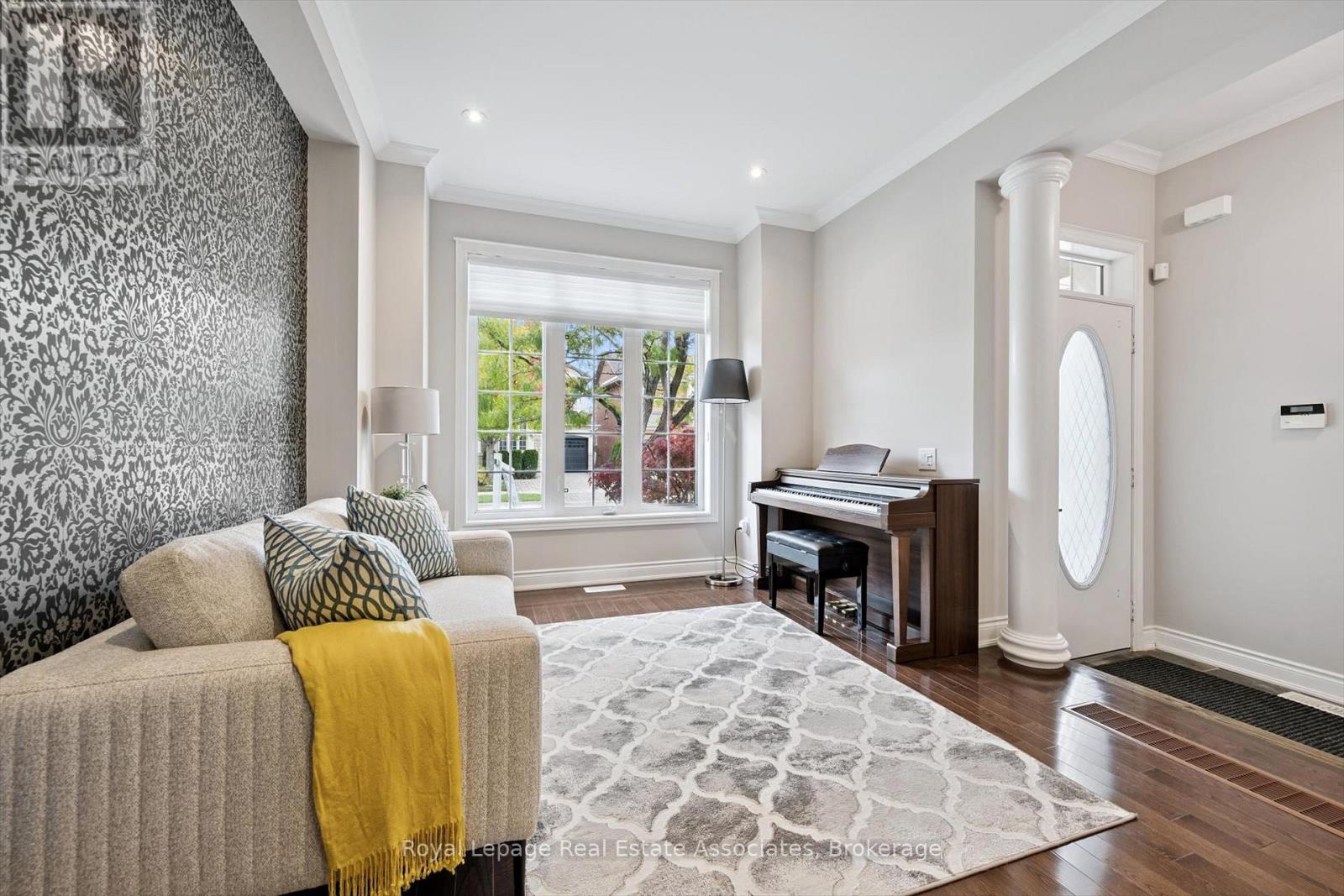 3335 Whilabout Terrace, Oakville, Ontario  L6L 0A8 - Photo 5 - W12746242