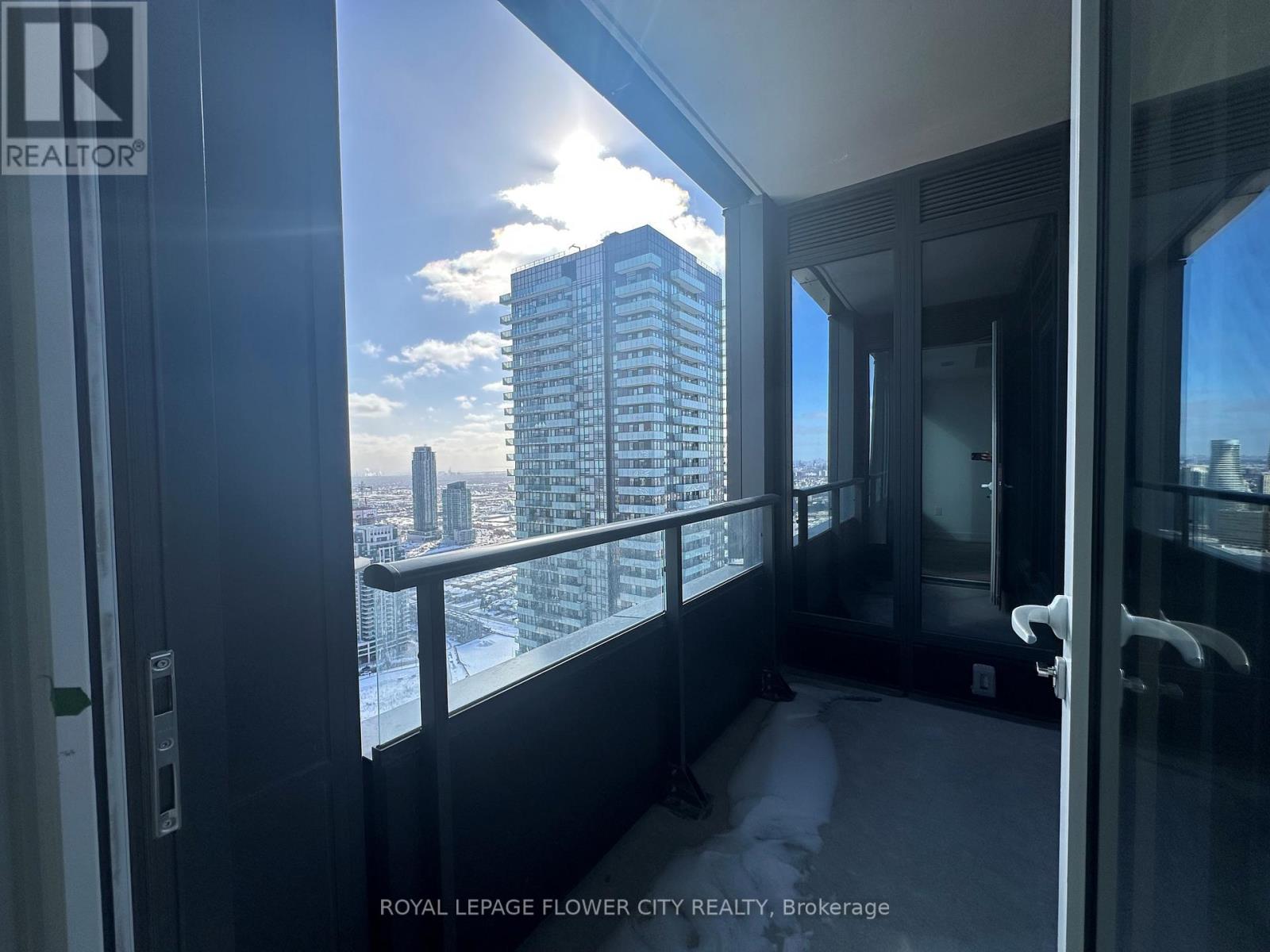 4000 - 395 Square One Drive, Mississauga, Ontario  L5B 0P6 - Photo 11 - W12746258