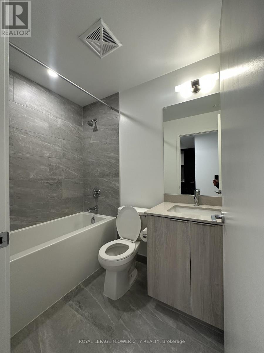 4000 - 395 Square One Drive, Mississauga, Ontario  L5B 0P6 - Photo 5 - W12746258