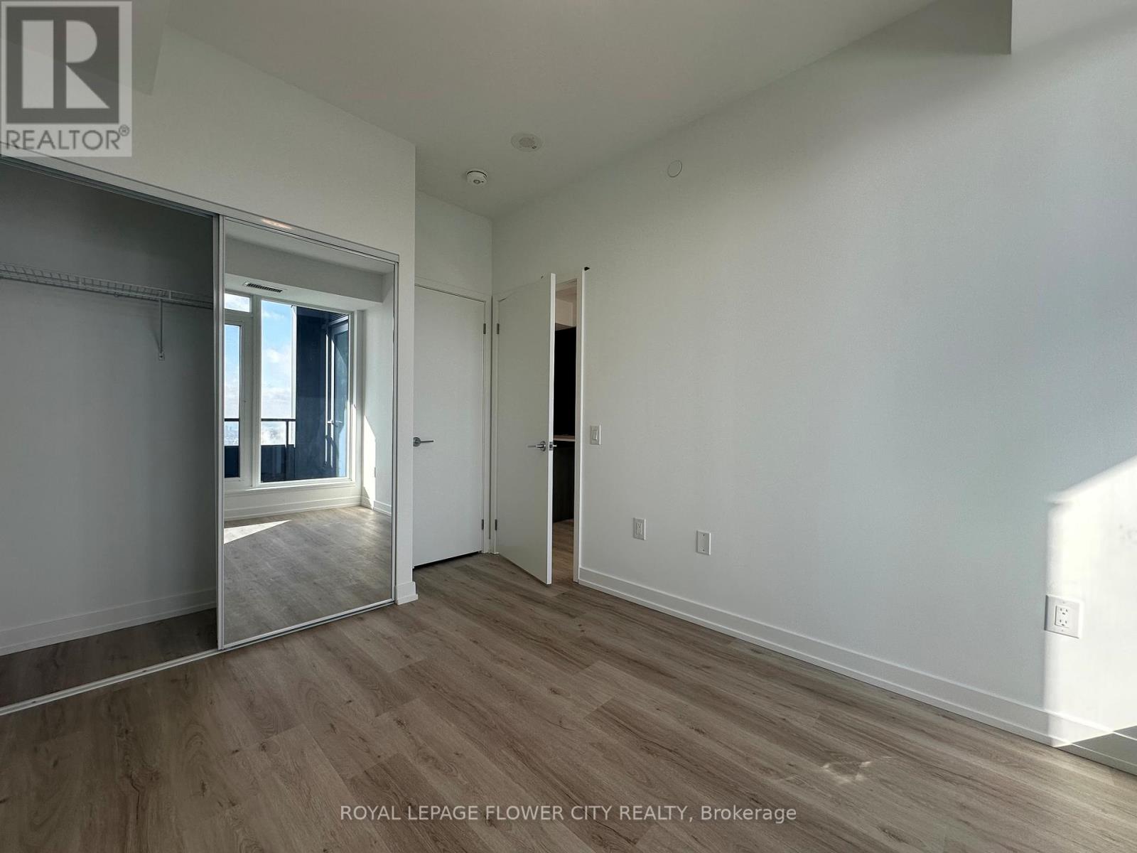 4000 - 395 Square One Drive, Mississauga, Ontario  L5B 0P6 - Photo 6 - W12746258