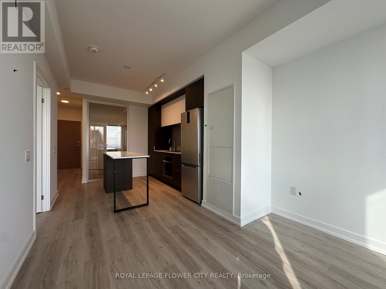 4000 - 395 Square One Drive, Mississauga, Ontario  L5B 0P6 - Photo 9 - W12746258