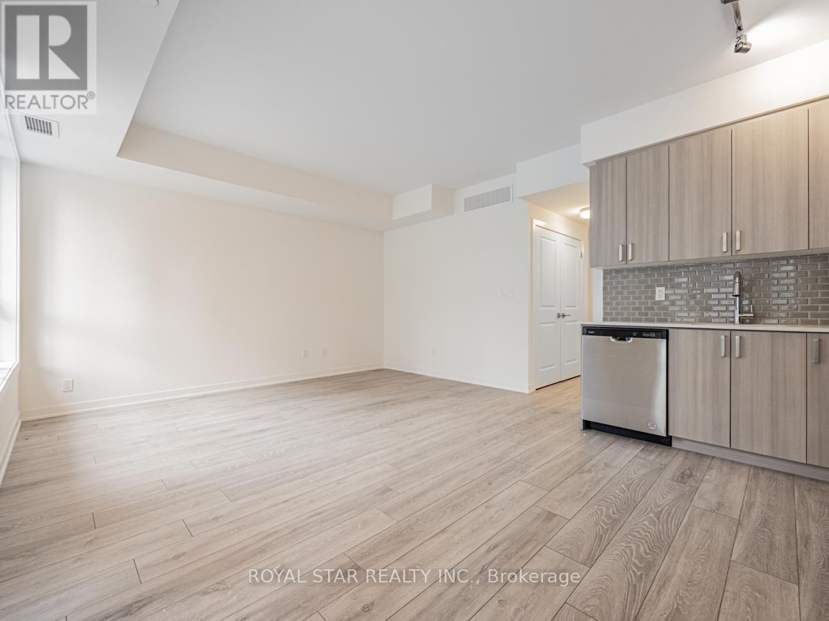 5 - 4015 Hickory Drive, Mississauga (Rathwood), Ontario  L4W 1L1 - Photo 3 - W12746286