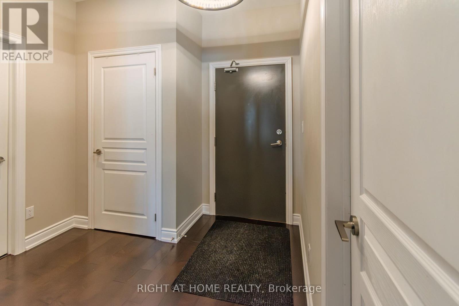 128 - 3170 Erin Mills Parkway, Mississauga (Erin Mills), Ontario  L5L 0B6 - Photo 2 - W12746294