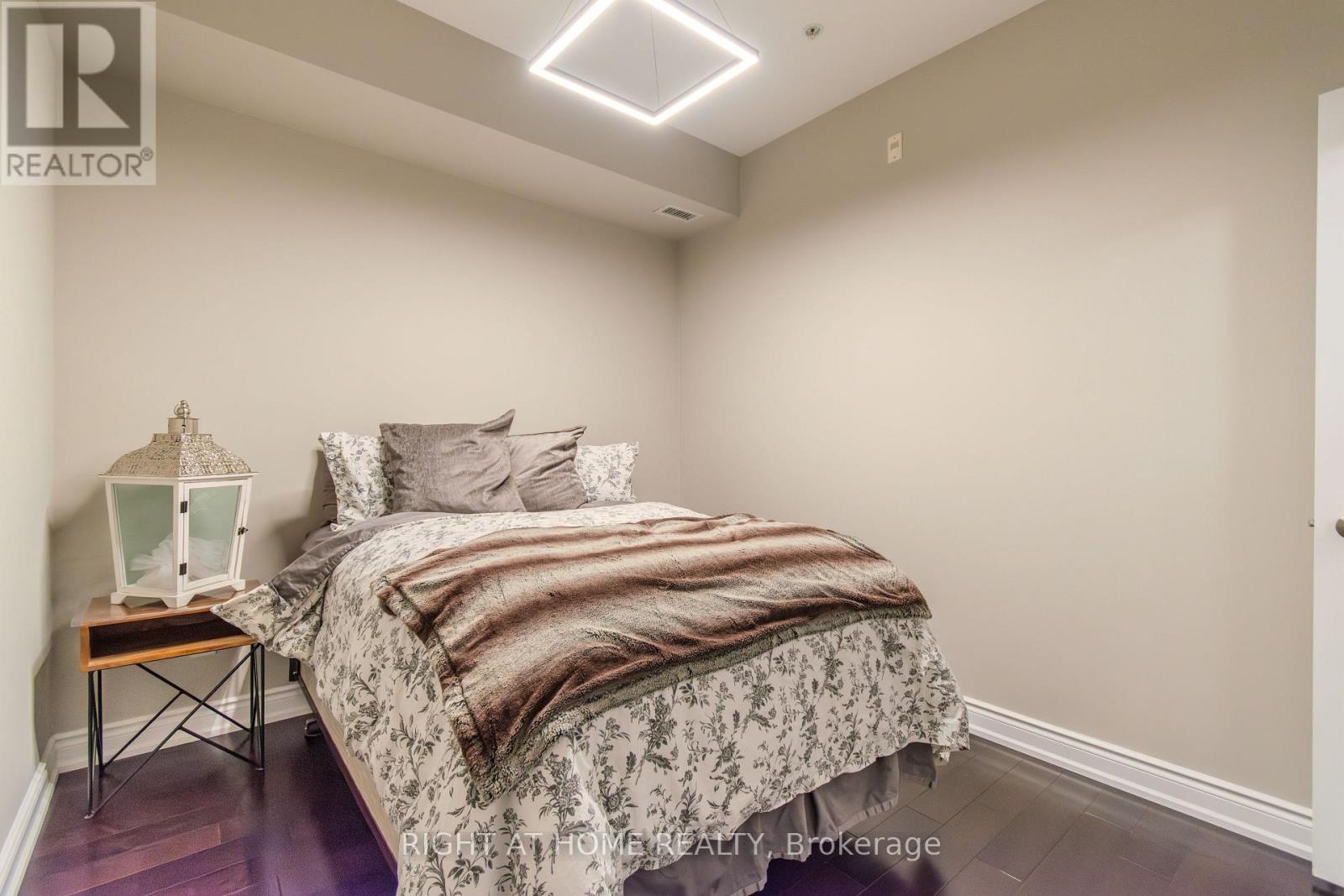 128 - 3170 Erin Mills Parkway, Mississauga (Erin Mills), Ontario  L5L 0B6 - Photo 6 - W12746294