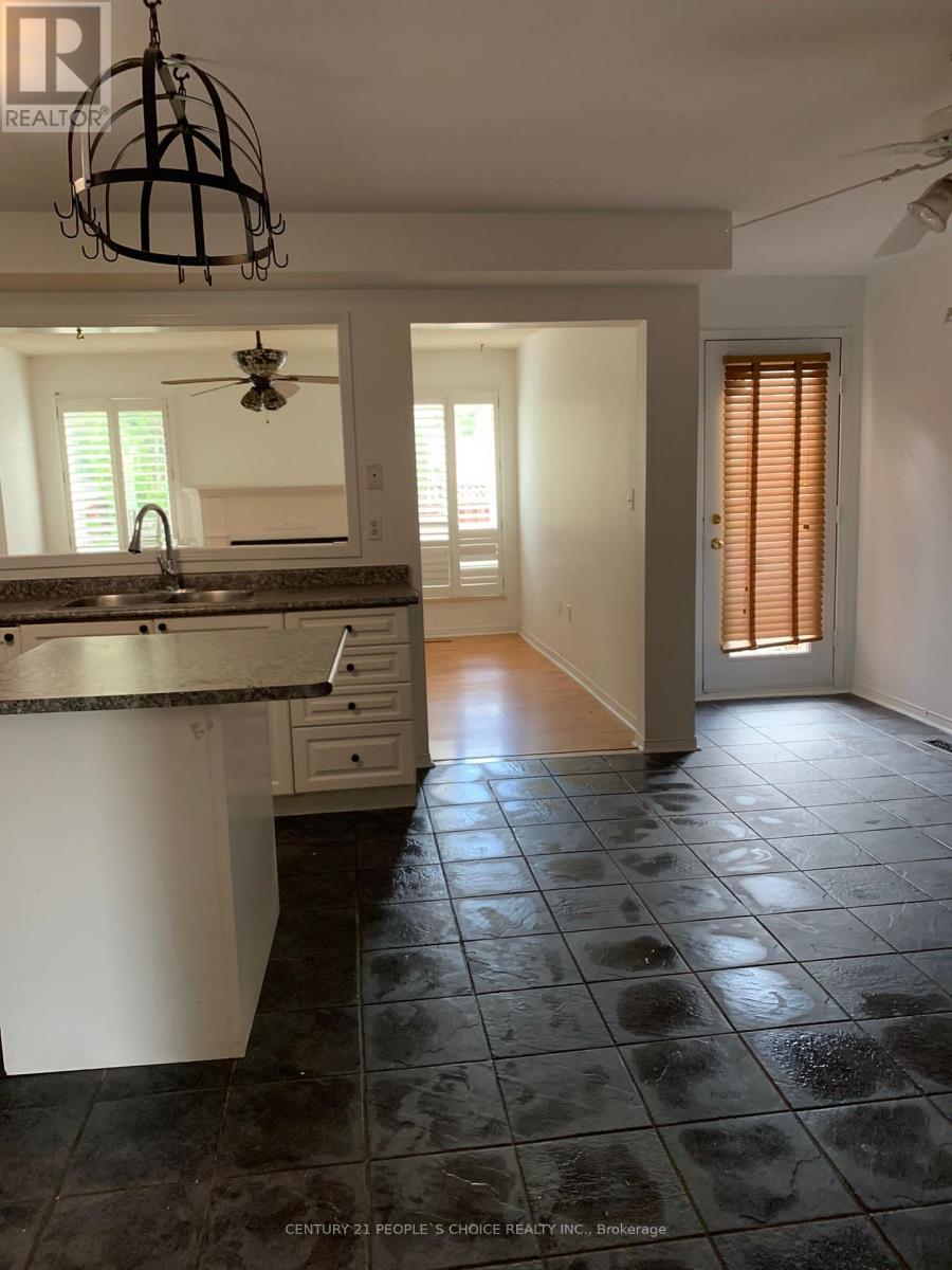 3389 Wild Cherry Lane, Mississauga, Ontario  L5N 7N7 - Photo 3 - W12746296