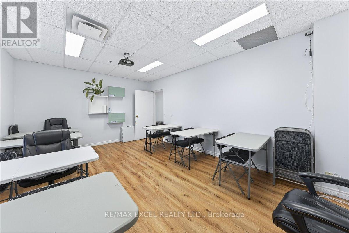 339 & 350 - 1550 South Gateway Road, Mississauga, Ontario  L4W 5G6 - Photo 22 - W12746306