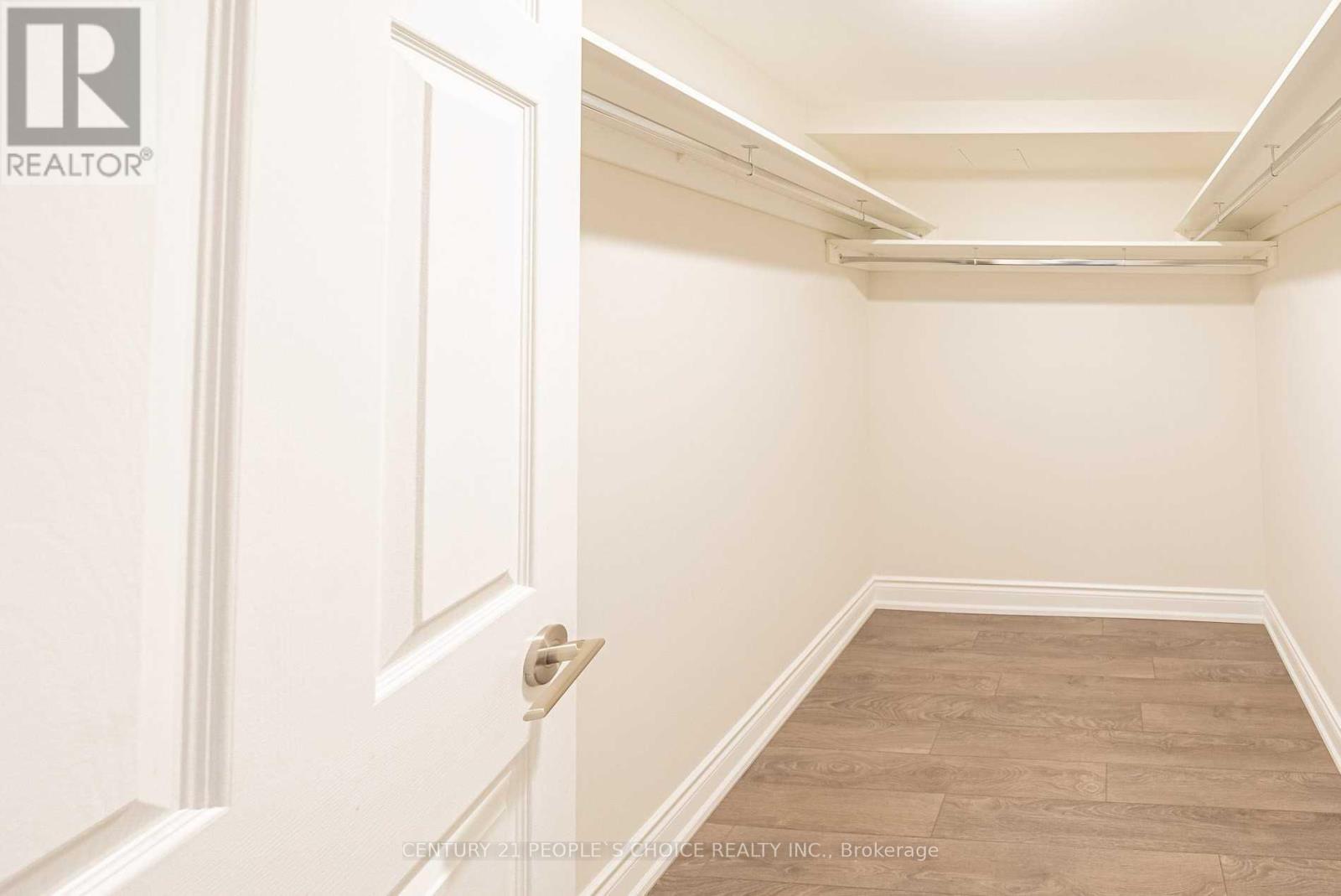 406 - 250 Webb Drive, Mississauga (City Centre), Ontario  L5B 3Z4 - Photo 6 - W12746318