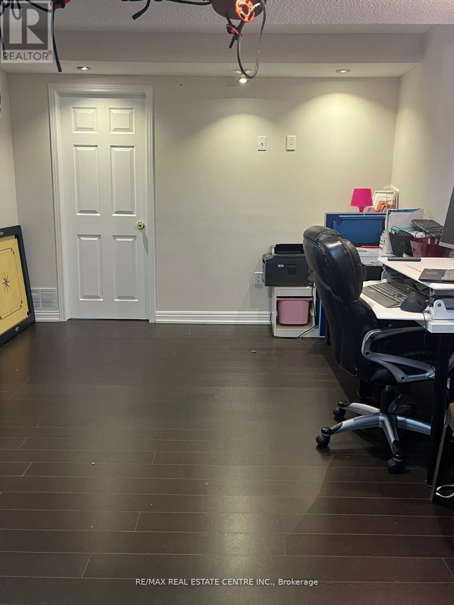 37 Parisian Road, Brampton (Vales Of Castlemore), Ontario  L6P 2T2 - Photo 23 - W12746324