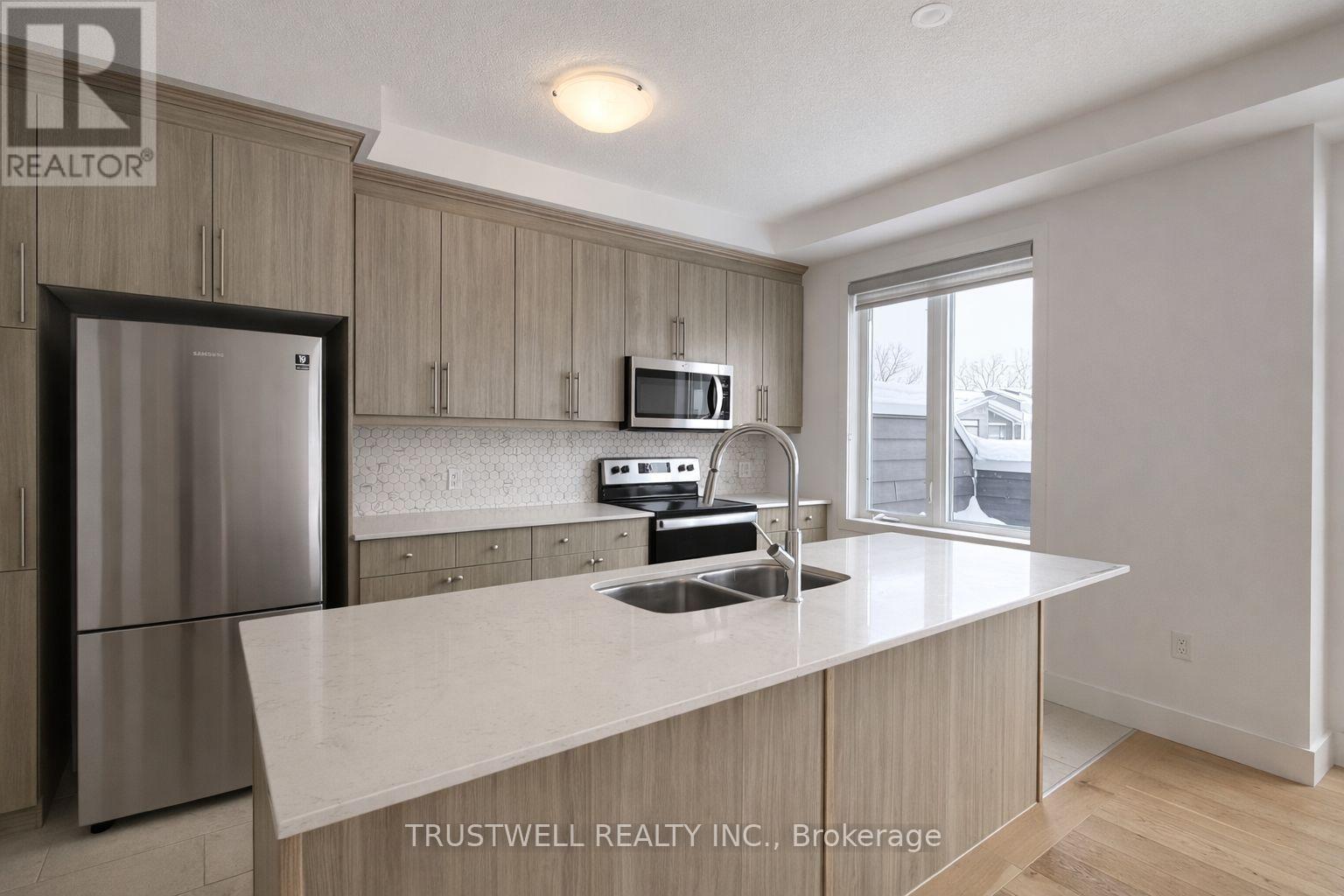 183 - 177 Edgevalley Road, London East (East D), Ontario  N5V 0C5 - Photo 4 - X12746260