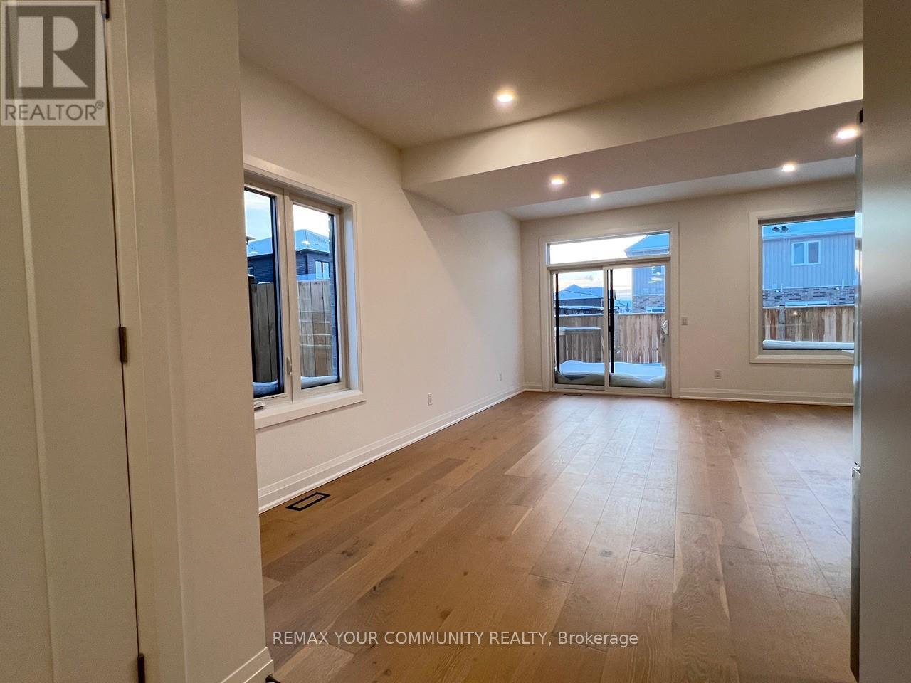 7453 Matteo Drive, Niagara Falls (Brown), Ontario  L2H 3T3 - Photo 10 - X12746264