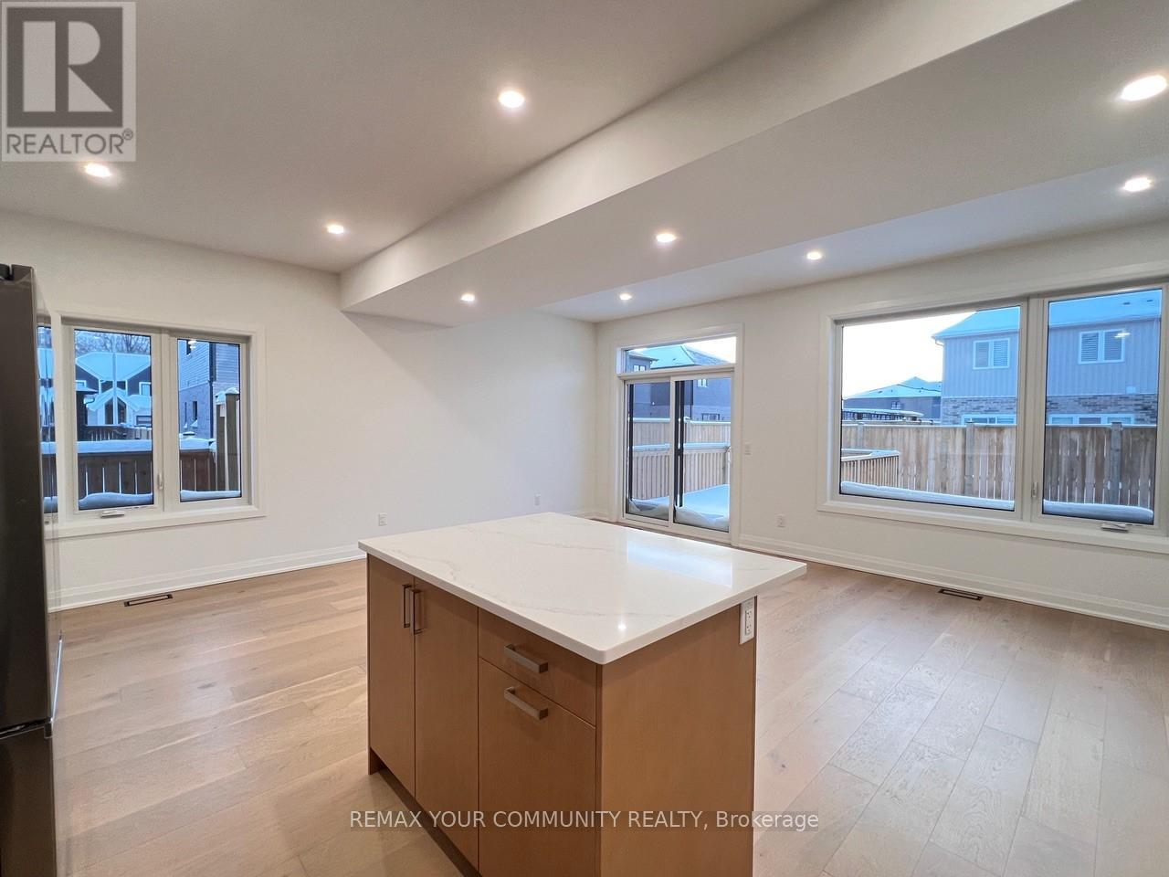 7453 Matteo Drive, Niagara Falls (Brown), Ontario  L2H 3T3 - Photo 12 - X12746264