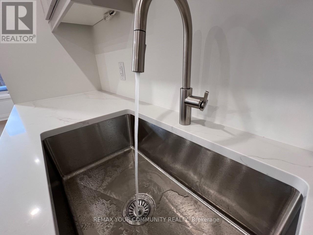 7453 Matteo Drive, Niagara Falls (Brown), Ontario  L2H 3T3 - Photo 18 - X12746264