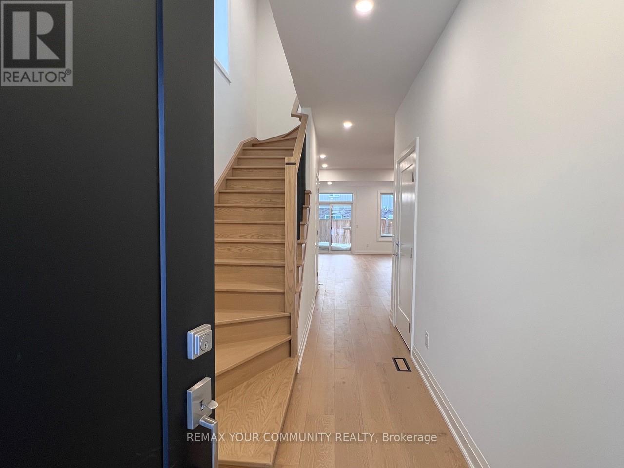 7453 Matteo Drive, Niagara Falls (Brown), Ontario  L2H 3T3 - Photo 2 - X12746264