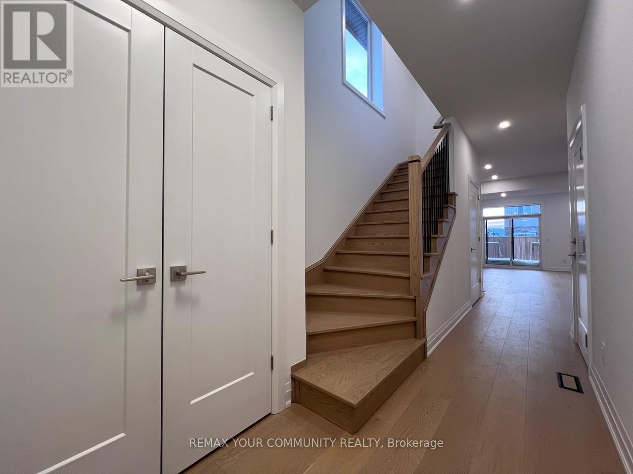 7453 Matteo Drive, Niagara Falls (Brown), Ontario  L2H 3T3 - Photo 3 - X12746264