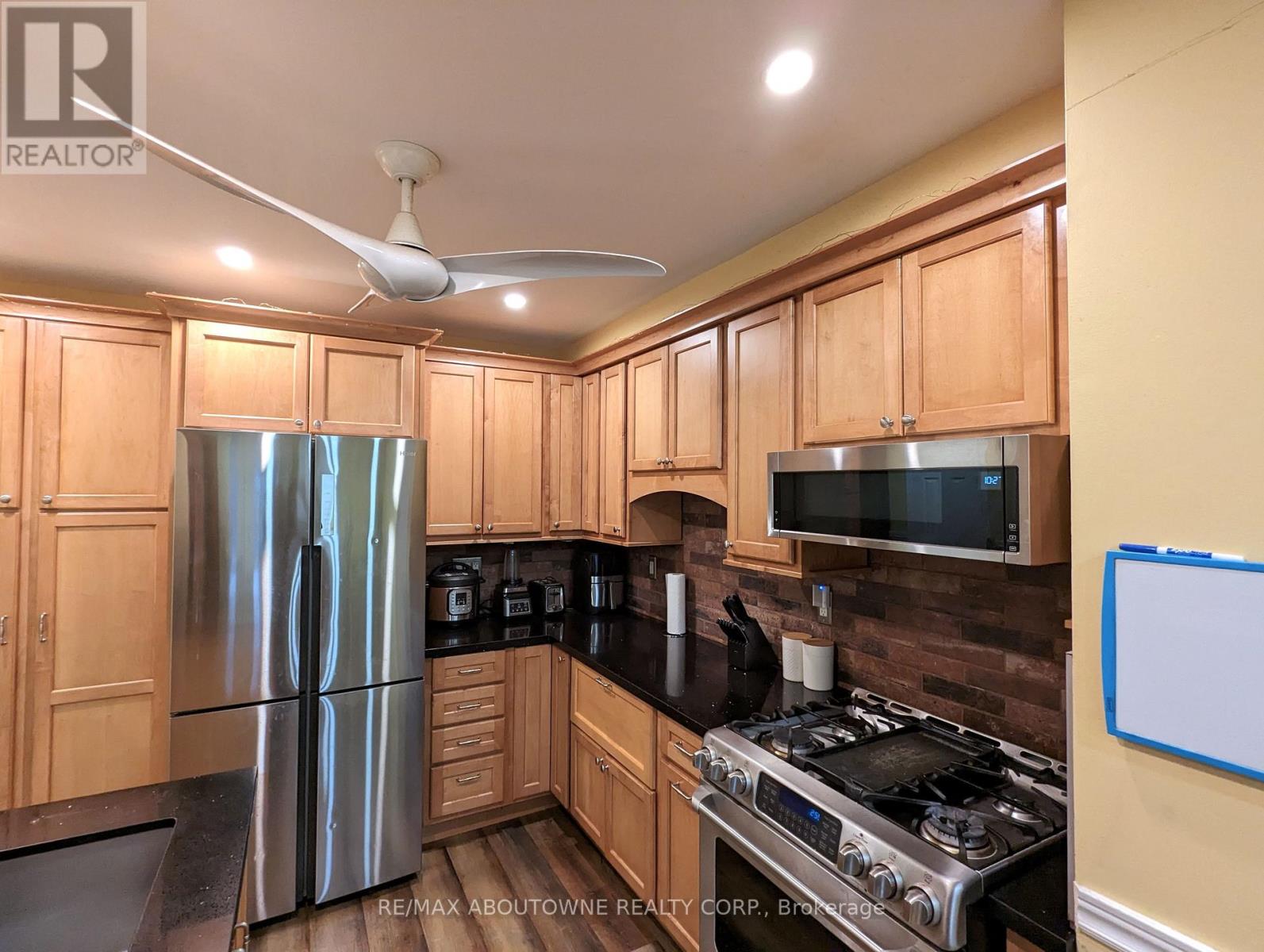 66 - 1 Royalwood Court, Hamilton (Stoney Creek), Ontario  L8E 4Y1 - Photo 14 - X12746312