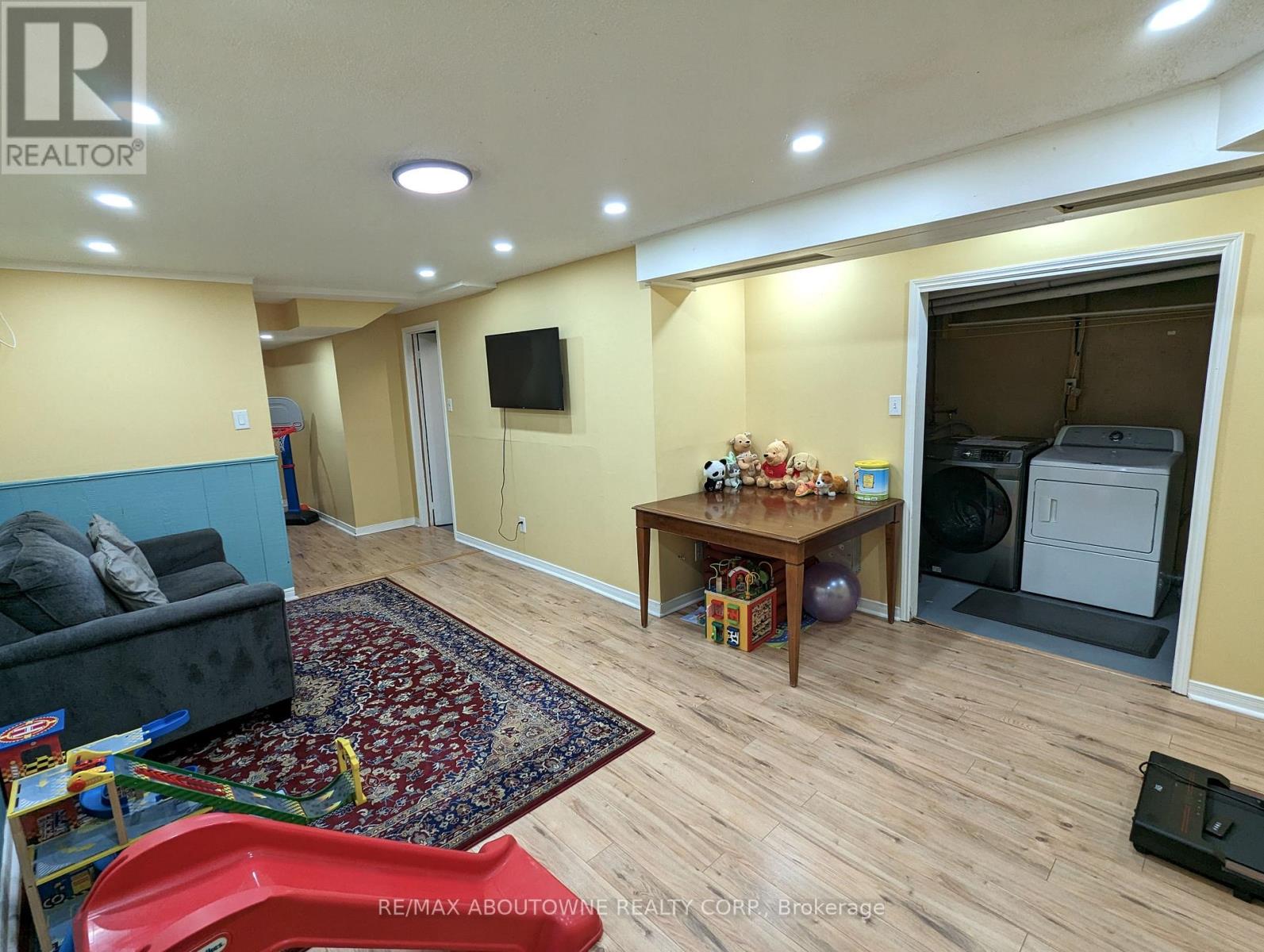 66 - 1 Royalwood Court, Hamilton (Stoney Creek), Ontario  L8E 4Y1 - Photo 38 - X12746312