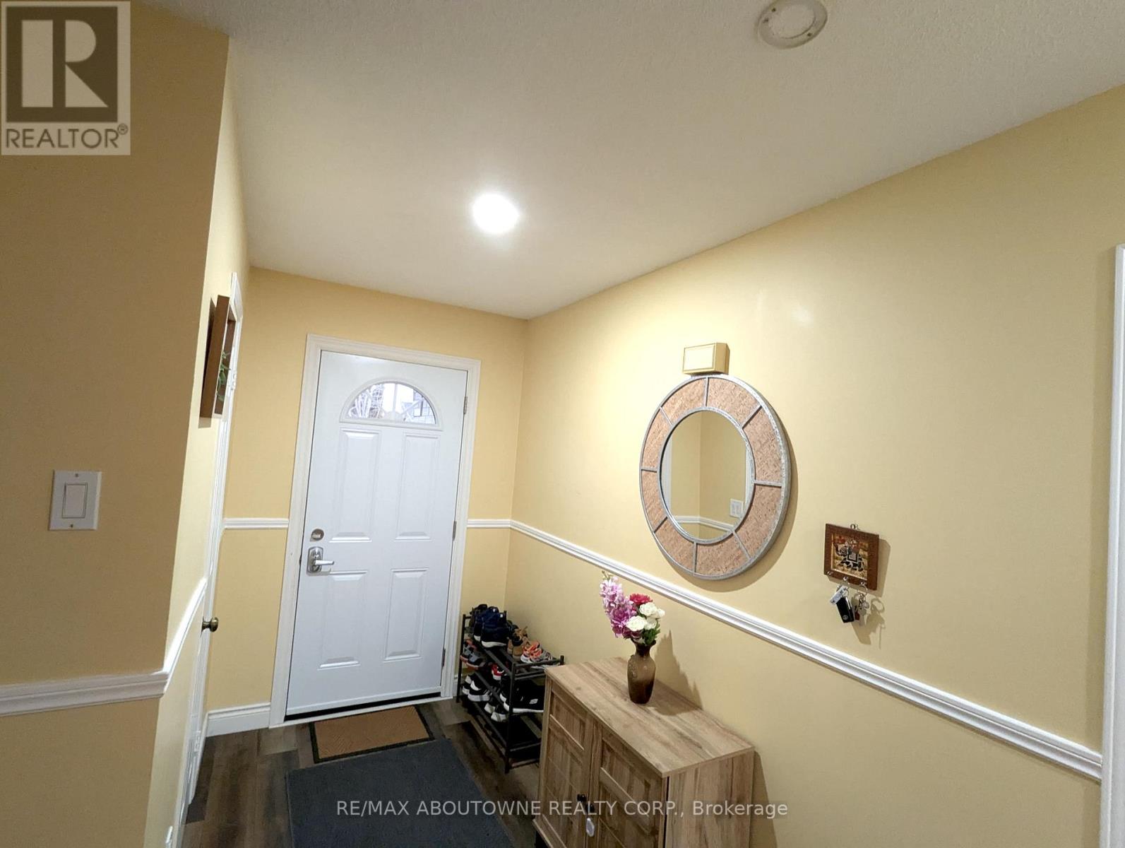 66 - 1 Royalwood Court, Hamilton (Stoney Creek), Ontario  L8E 4Y1 - Photo 4 - X12746312