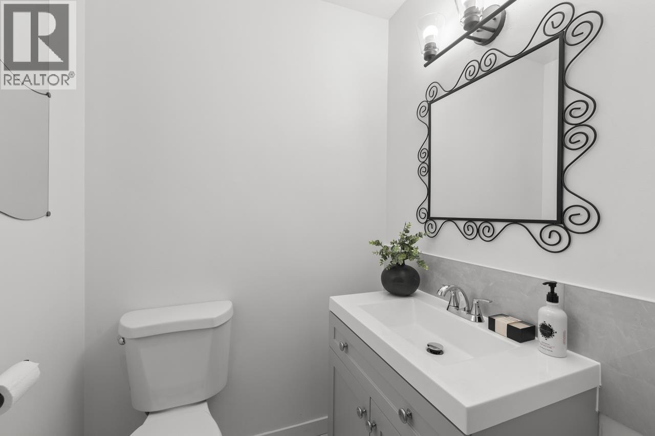 3878 Royal Oak Avenue, Burnaby, British Columbia  V5G 3M2 - Photo 10 - R3085122