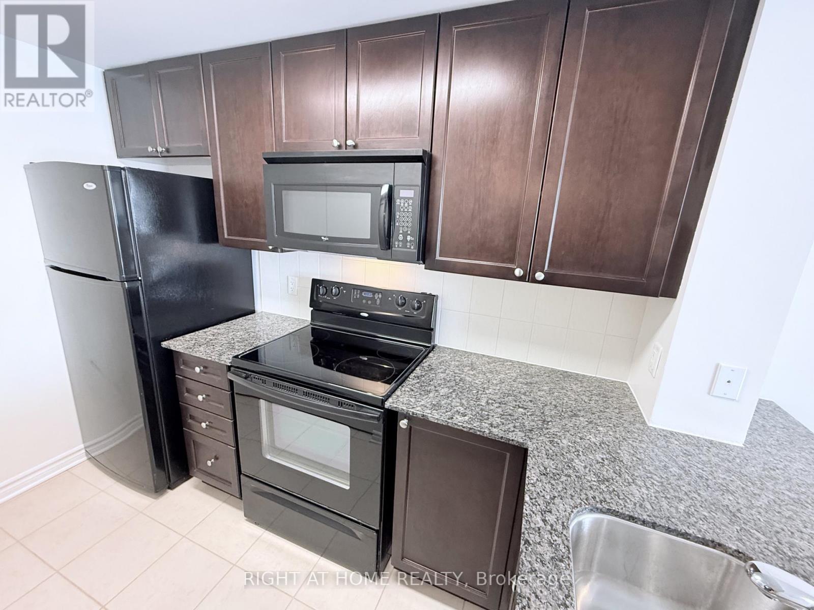 319 - 250 Lett Street, Ottawa, Ontario  K1R 0A8 - Photo 8 - X12746372