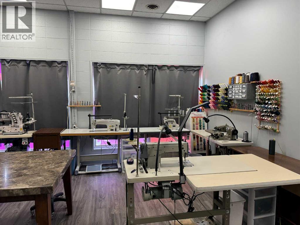 4, 4902 50 Street, Ponoka, Alberta  T4J 1J5 - Photo 5 - A2241050