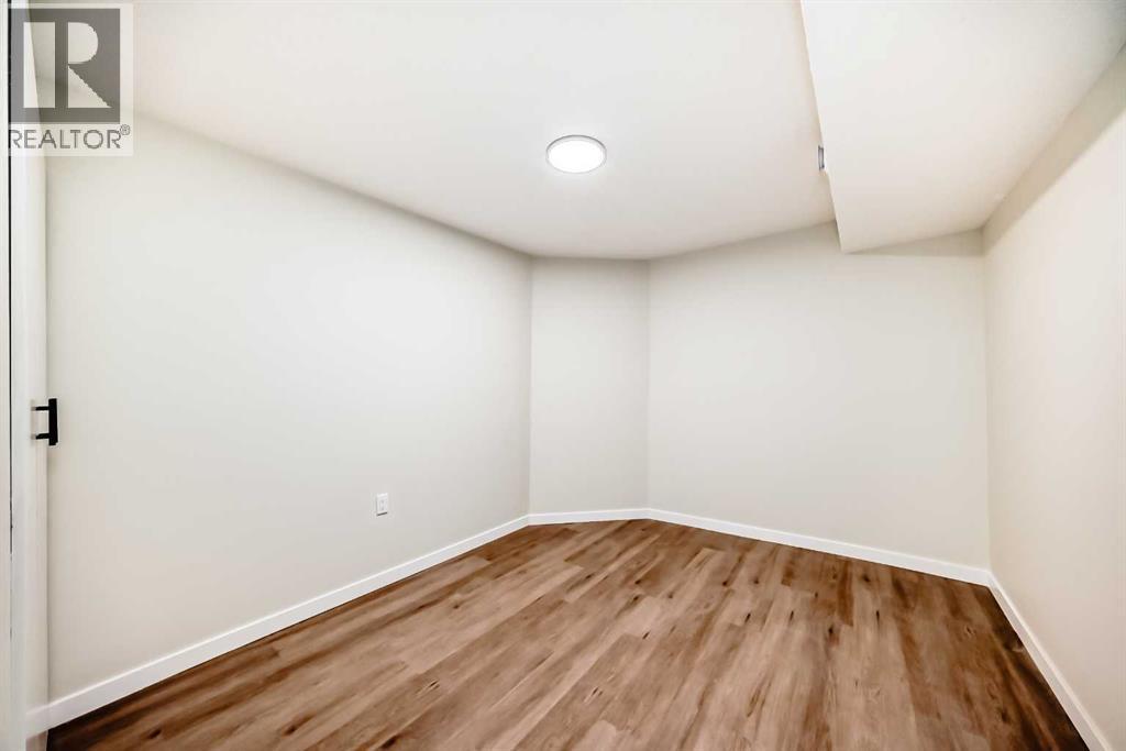 624 Shawinigan Drive Sw, Calgary, Alberta  T2Y 2H4 - Photo 38 - A2279061