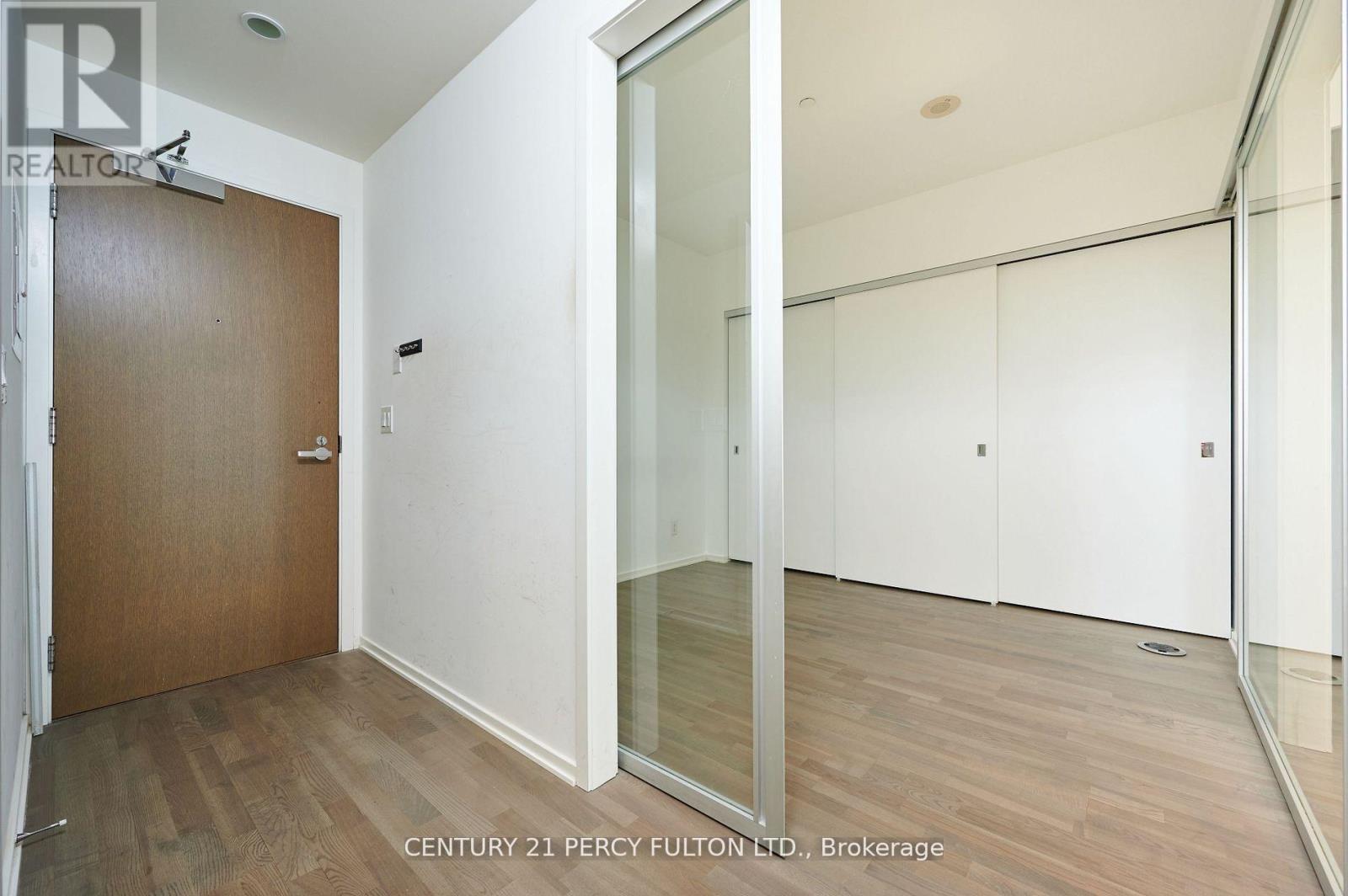 #313 - 1 Bloor Street E, Toronto, Ontario  M4W 0A8 - Photo 4 - C12746336