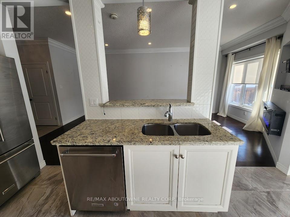 265 Pumpkin Pass, Hamilton (Binbrook), Ontario  L0R 1C0 - Photo 8 - X12745616