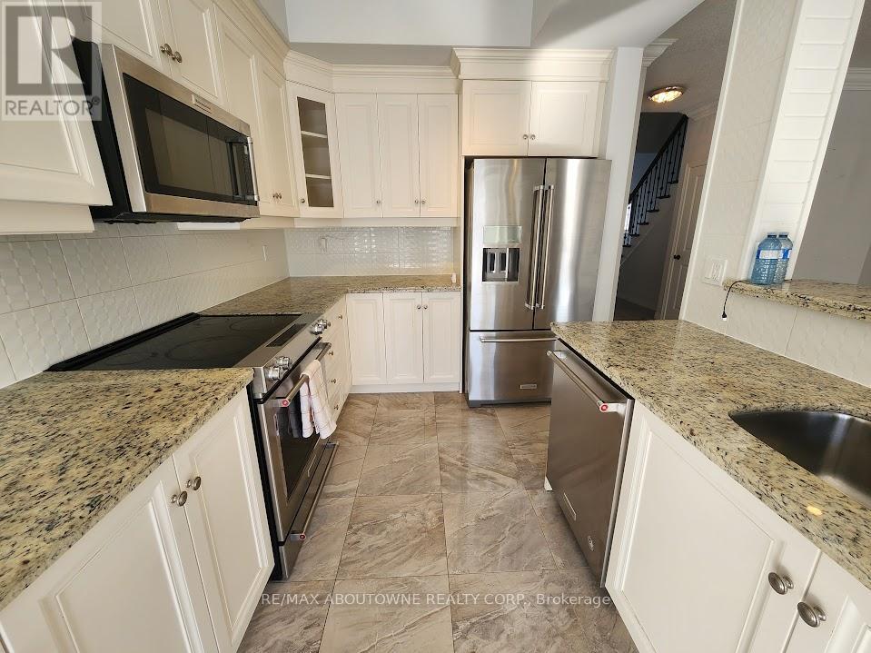 265 Pumpkin Pass, Hamilton (Binbrook), Ontario  L0R 1C0 - Photo 6 - X12745616