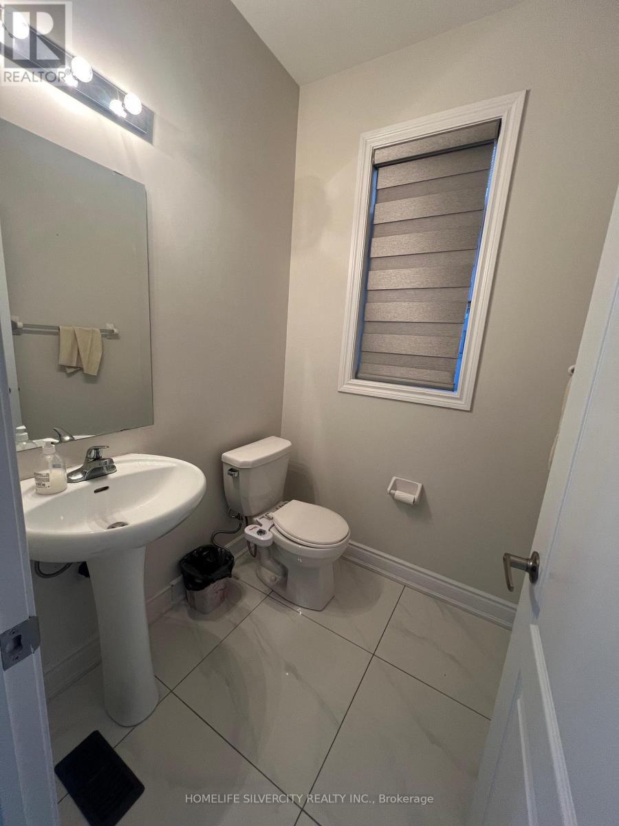 88 Roulette Crescent, Brampton, Ontario  L7A 4R6 - Photo 16 - W12746330