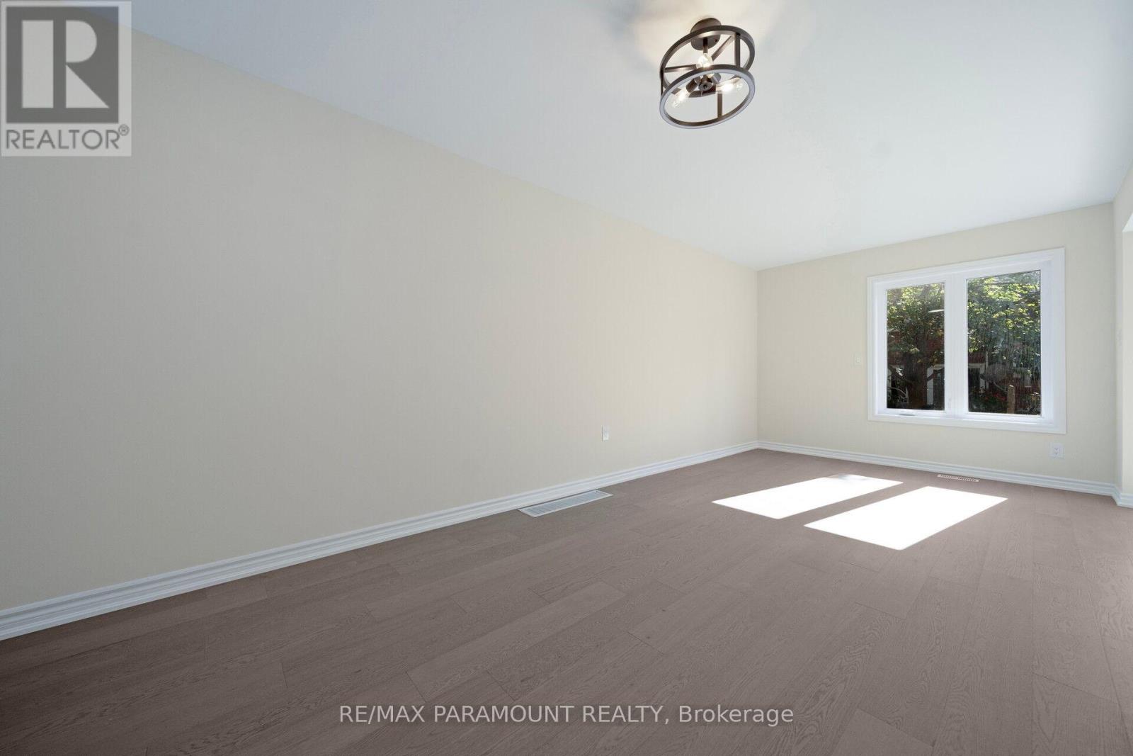 37 - 1575 South Parade Court, Mississauga, Ontario  L5M 6E9 - Photo 7 - W12746338