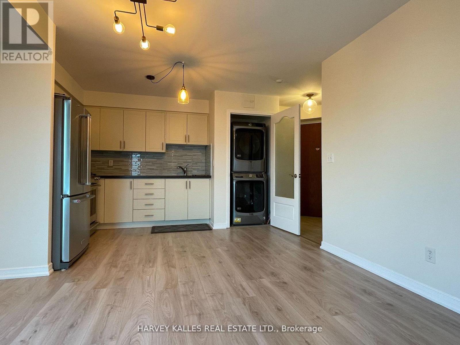 1704 - 2545 Erin Centre Boulevard, Mississauga, Ontario  L5M 6Z9 - Photo 15 - W12746350