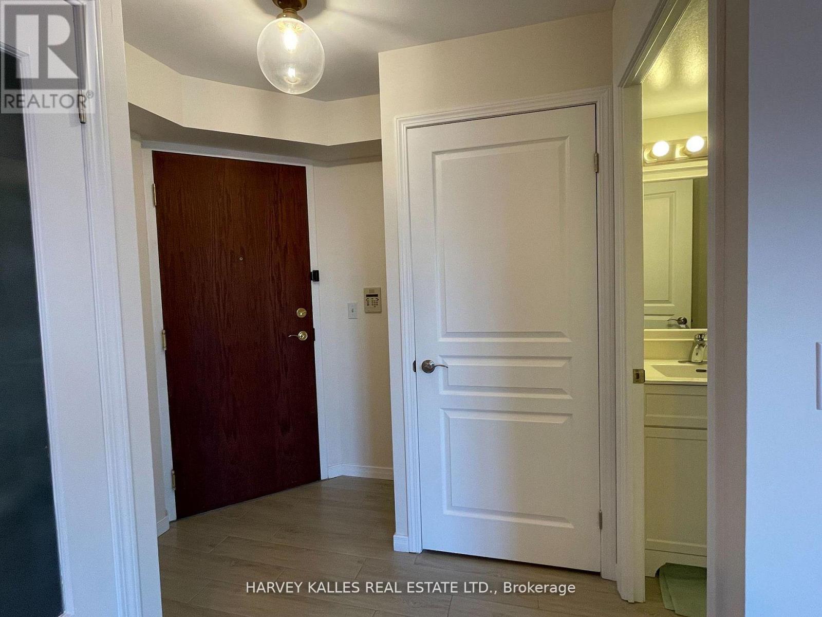 1704 - 2545 Erin Centre Boulevard, Mississauga, Ontario  L5M 6Z9 - Photo 18 - W12746350