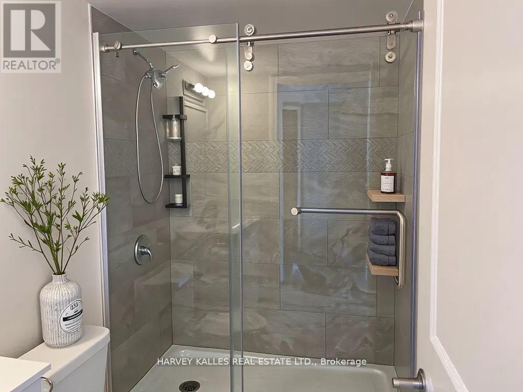 1704 - 2545 Erin Centre Boulevard, Mississauga, Ontario  L5M 6Z9 - Photo 23 - W12746350